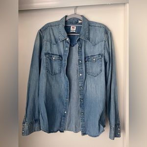 Men’s Levi’s Long Sleeve Button Up Denim Shirt